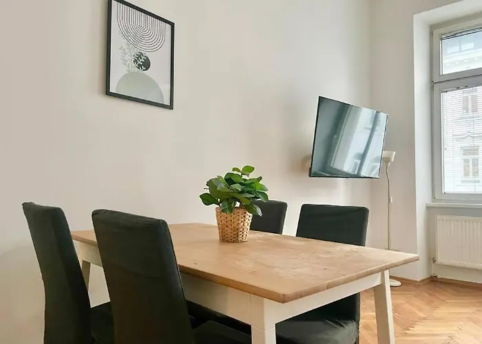 Stylish Flat With 2 Double Beds For 4 People 15a Відень
