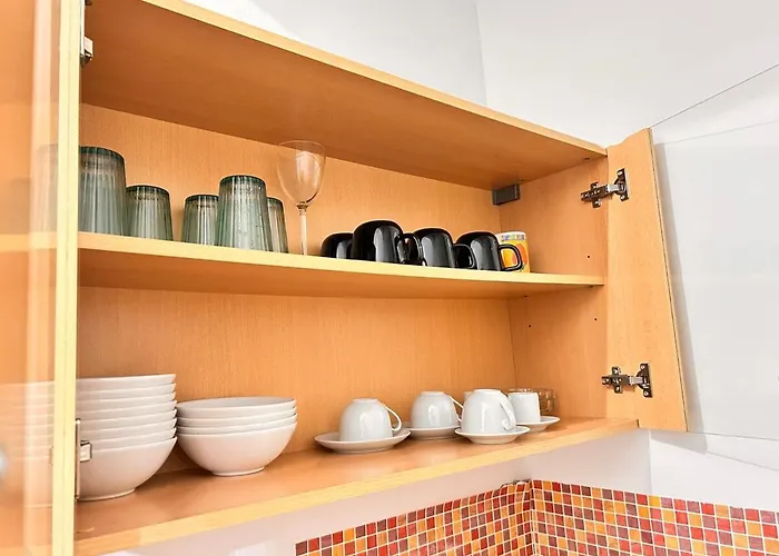 Stylish Flat With 2 Double Beds For 4 People 15a