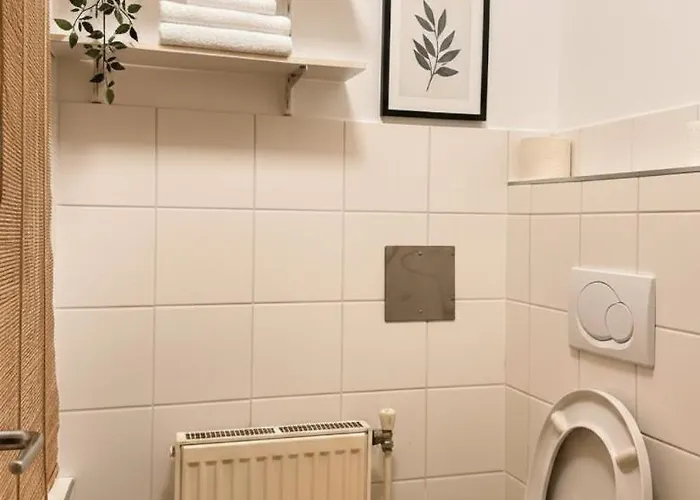 Апартаменти Stylish Flat With 2 Double Beds For 4 People 15a *