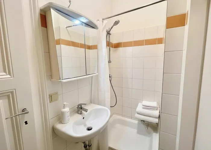 Апартаменти Stylish Flat With 2 Double Beds For 4 People 15a Відень